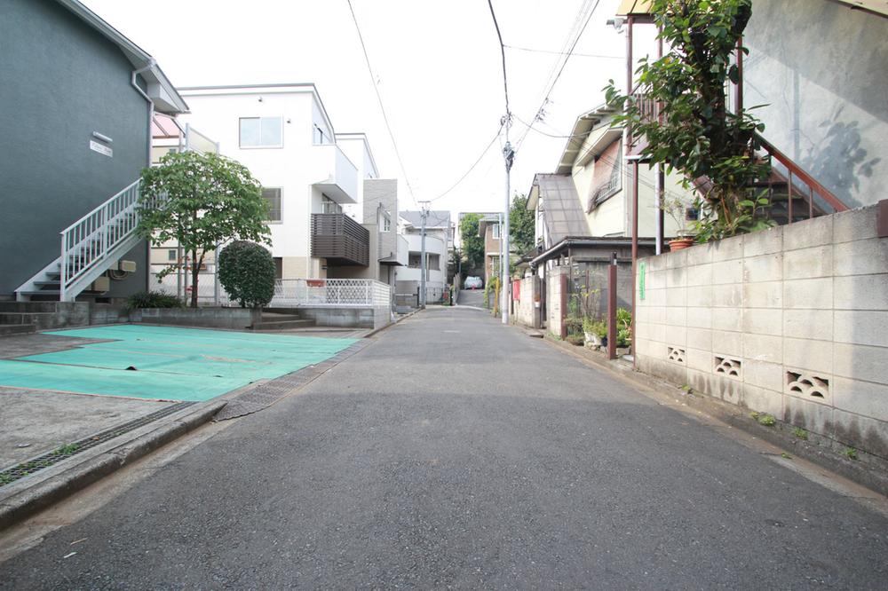 Local photos, including front road. Surrounding environment, It will be in a green quiet residential area.