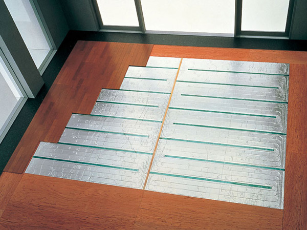 Other.  [TES hot water floor heating] The ideal heating to warm up comfortably from the feet. It does not pollute the air in the room. (living ・ Installed in the dining) (same specifications)