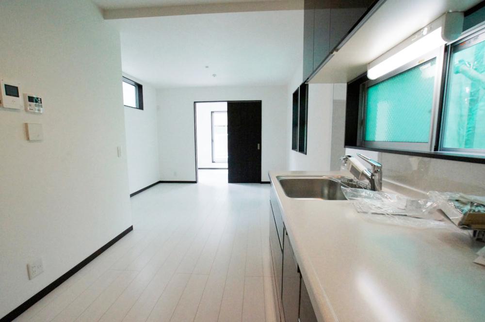 Same specifications photos (living). It will be the construction example of living.