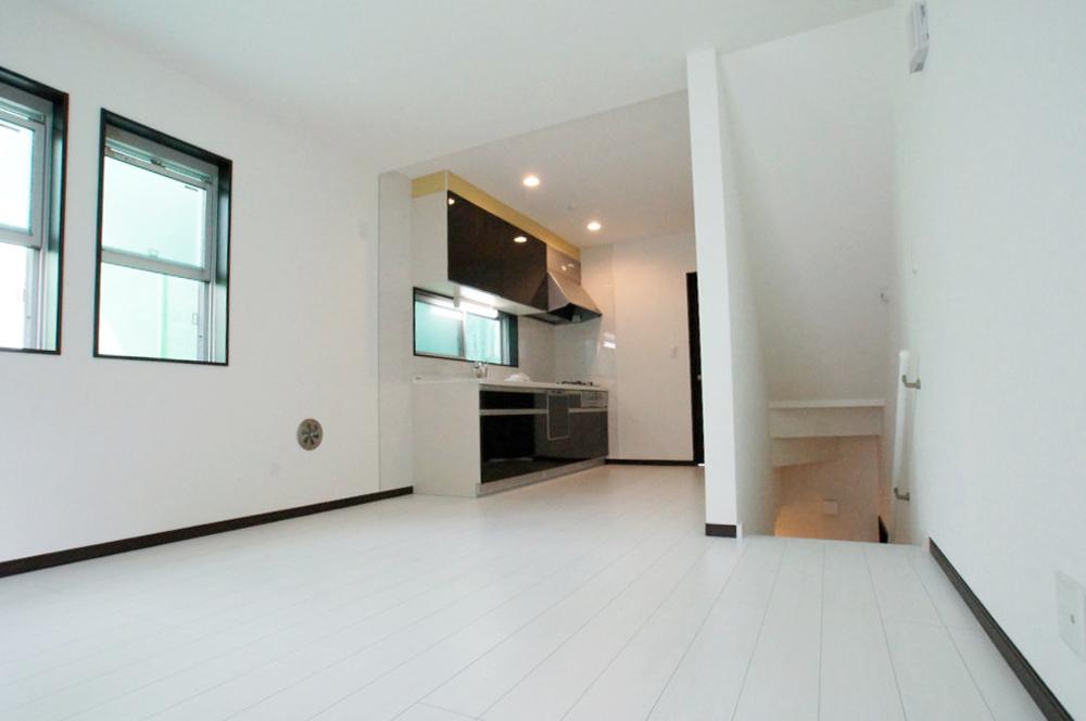 Same specifications photos (living). It will be the construction example of living. It is with floor heating to warm the feet.