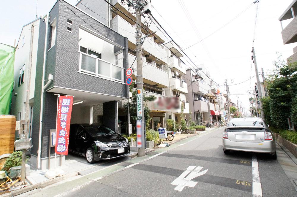 Same specifications photos (appearance). Newly built single-family Nakano Kamitakada 4-chome. Limited Building 1. This photo will be in construction cases. Central Sobu Line "Higashi-Nakano" station walk 9 minutes, Tozai Line is "Ochiai" station a 6-minute walk of the good location. Car space will also be equipped with two. Please have a look once.