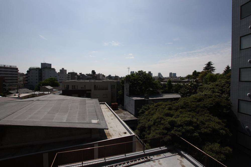 View photos from the dwelling unit. View (06 May 2013) good view of the shooting feeling will spread in front of the eye from the local!