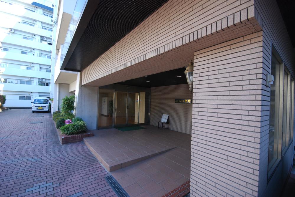 Entrance. Common areas