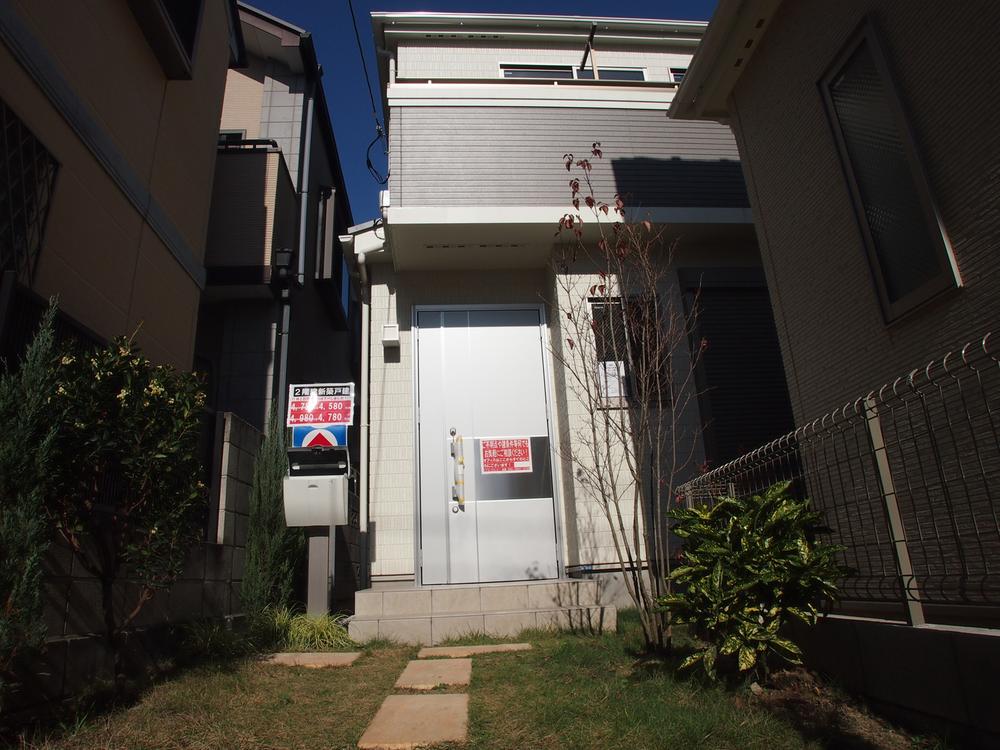 Local appearance photo. Local (11 May 2013) Shooting