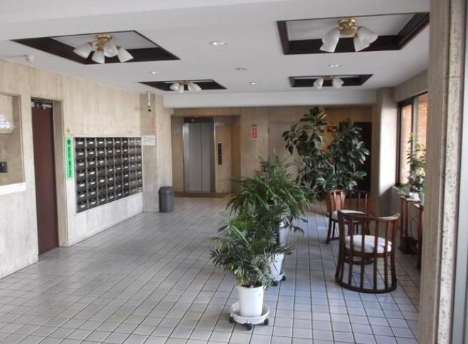Entrance. Local (December 15, 2013) Shooting