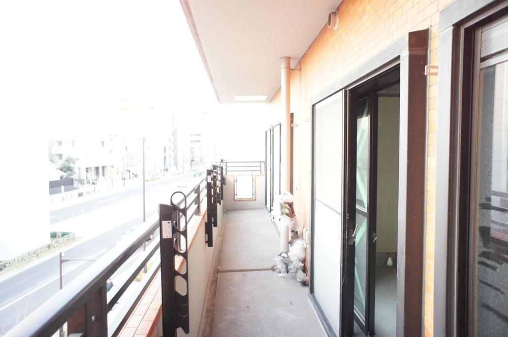 Balcony. Local (December 15, 2013) Shooting