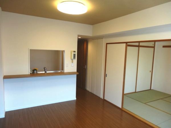 Living. tube Management Fee: 17,400 yen / Month repair reserve 5,000 yen / Month