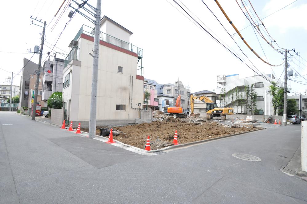 Local photos, including front road. Local (August 2013) Shooting