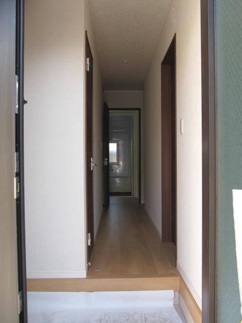 Entrance. Local (12 May 2013) Shooting