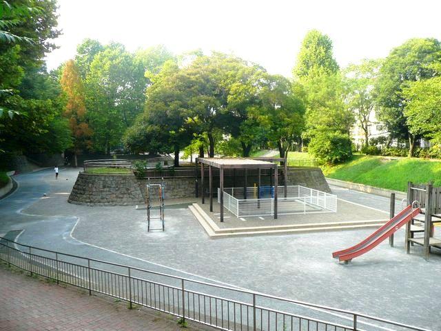 park. 662m to the forest park of Ekoda