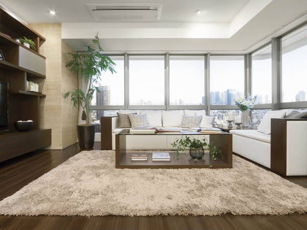 Large windows named "Dynamic view window" has been adopted in the LD corner of, Open feeling increases. Will spectacular views. It has spread from near the foot to the beam