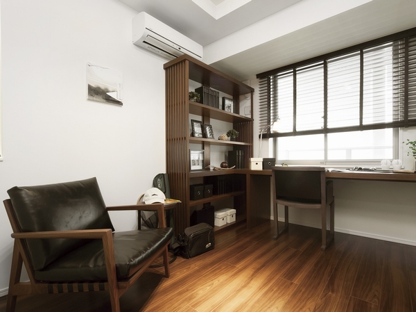 Nestled was Western-style as a study (2). Or edit for example the travel of photo data in PC, Guests can enjoy a home theater stuck to lighting and screen. It is also ideal for hobby room