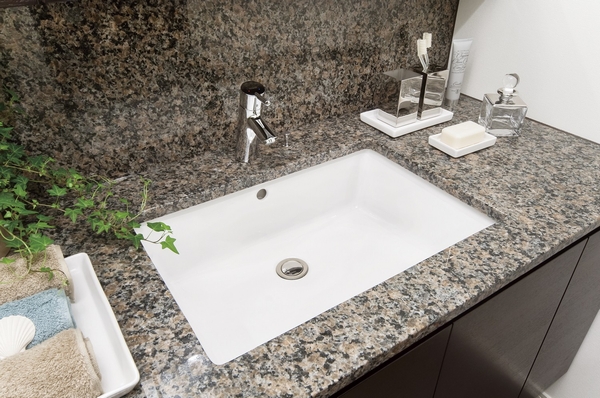 Vanity the material of the natural stone and veneer will produce a hotel-like atmosphere. Also a busy morning of cleansing and makeup, Room has been finished in an elegant space that is nurtured in the mind