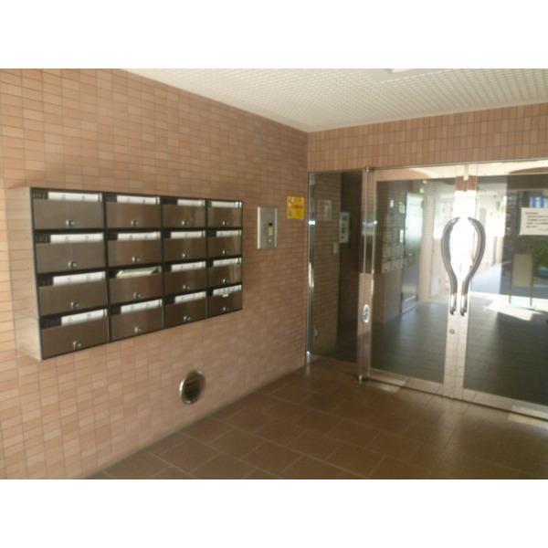 Entrance. auto lock