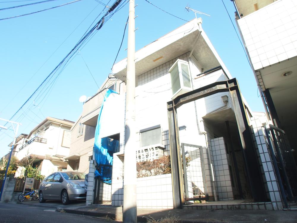 Local photos, including front road. Local (January 2014) Shooting