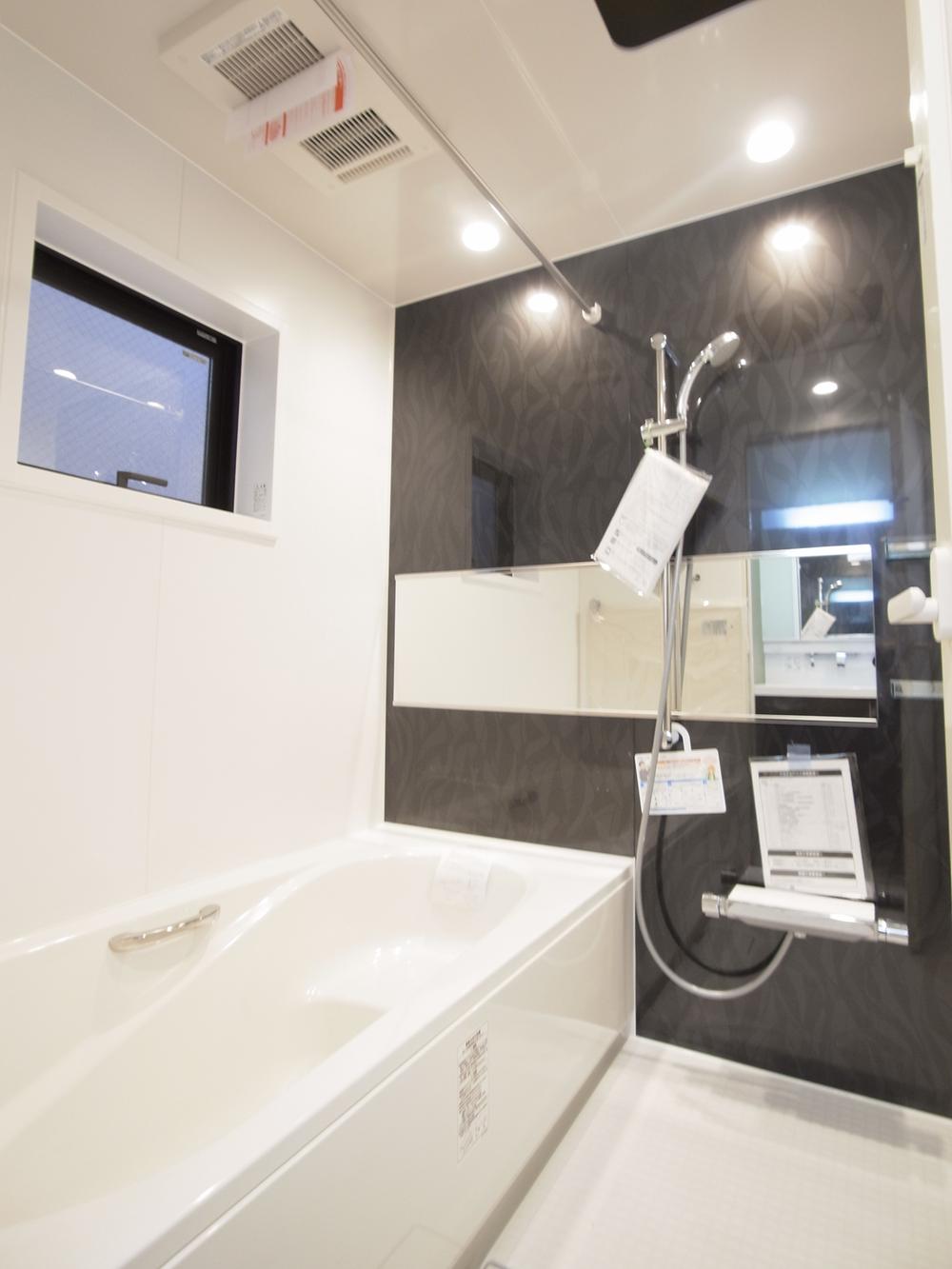 Bathroom. (4 Building) Bathroom Local (12 May 2013) Shooting