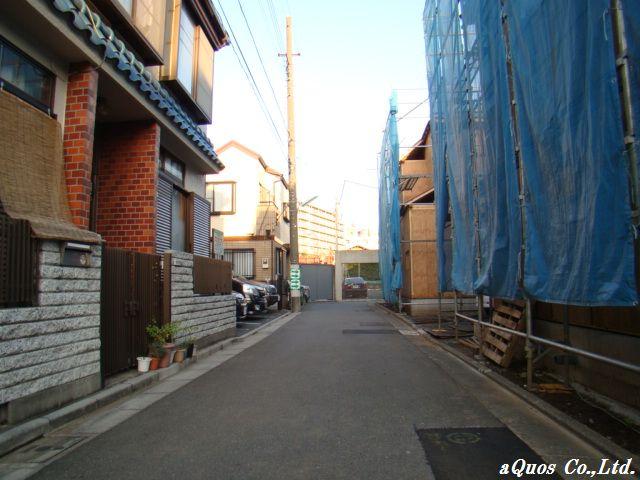 Local photos, including front road. Local (10 May 2013) Shooting