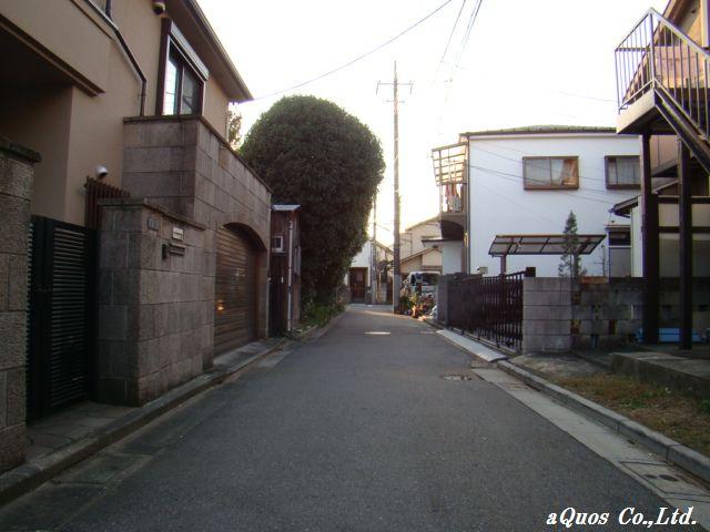 Local photos, including front road. Local (10 May 2013) Shooting