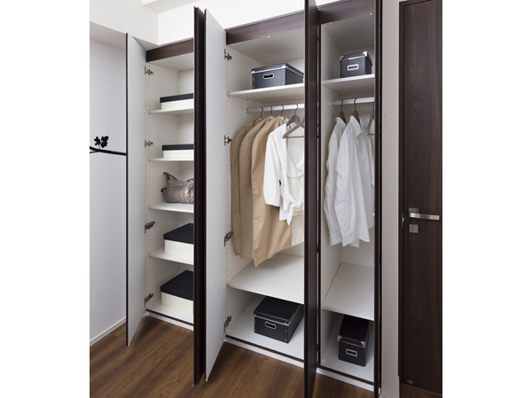 Receipt. Closet (master bedroom)