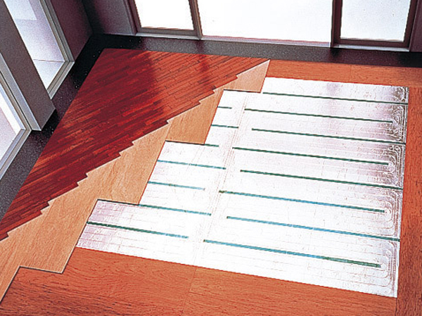 Features of the building.  [TES hot water floor heating] Slowly warmed the whole room from feet, TES hot water floor heating friendly to the body in a not even clean hoisting of dust. (Same specifications)