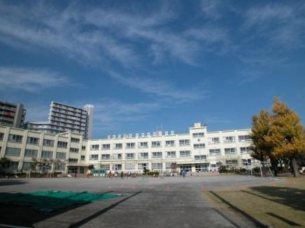 Primary school. Nakano Ward Peach Blossom to elementary school 437m