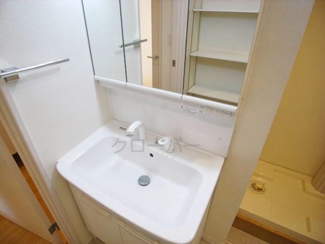 Wash basin, toilet