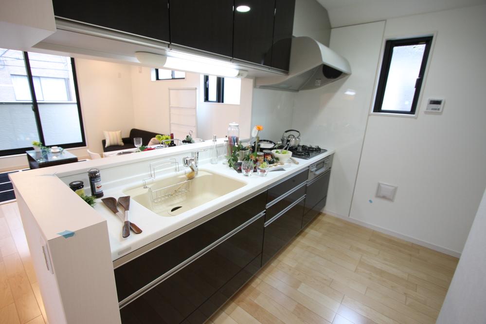 Same specifications photo (kitchen)