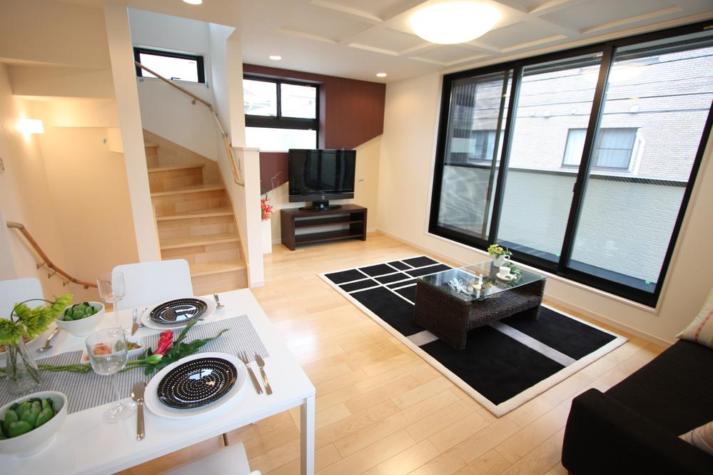 Same specifications photos (living)