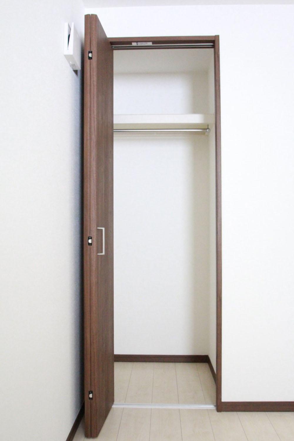 Receipt. Equipped accommodated in each room.