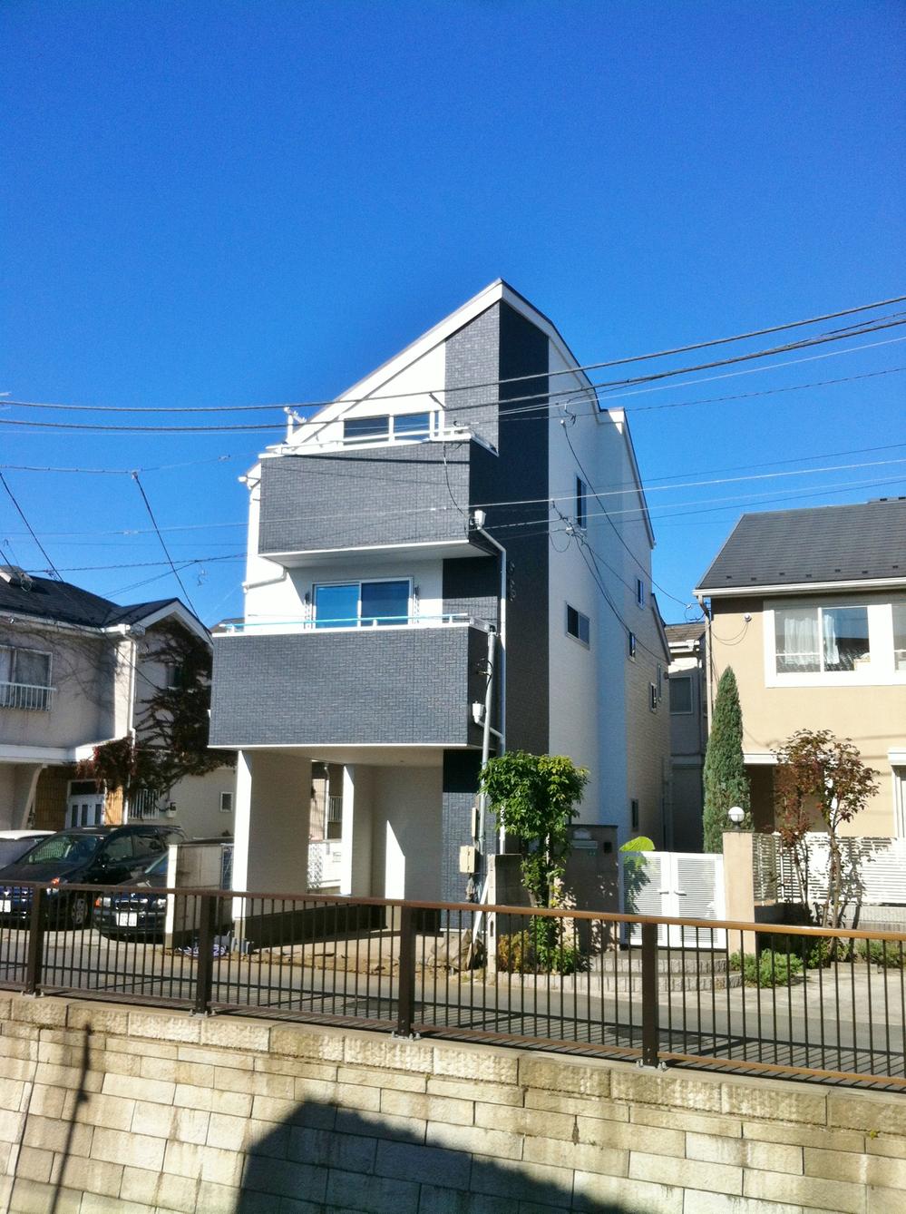 Local appearance photo. Local shooting