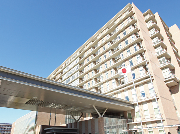 Surrounding environment. Tokyo Metropolitan Police Hospital (about 640m ・ An 8-minute walk)