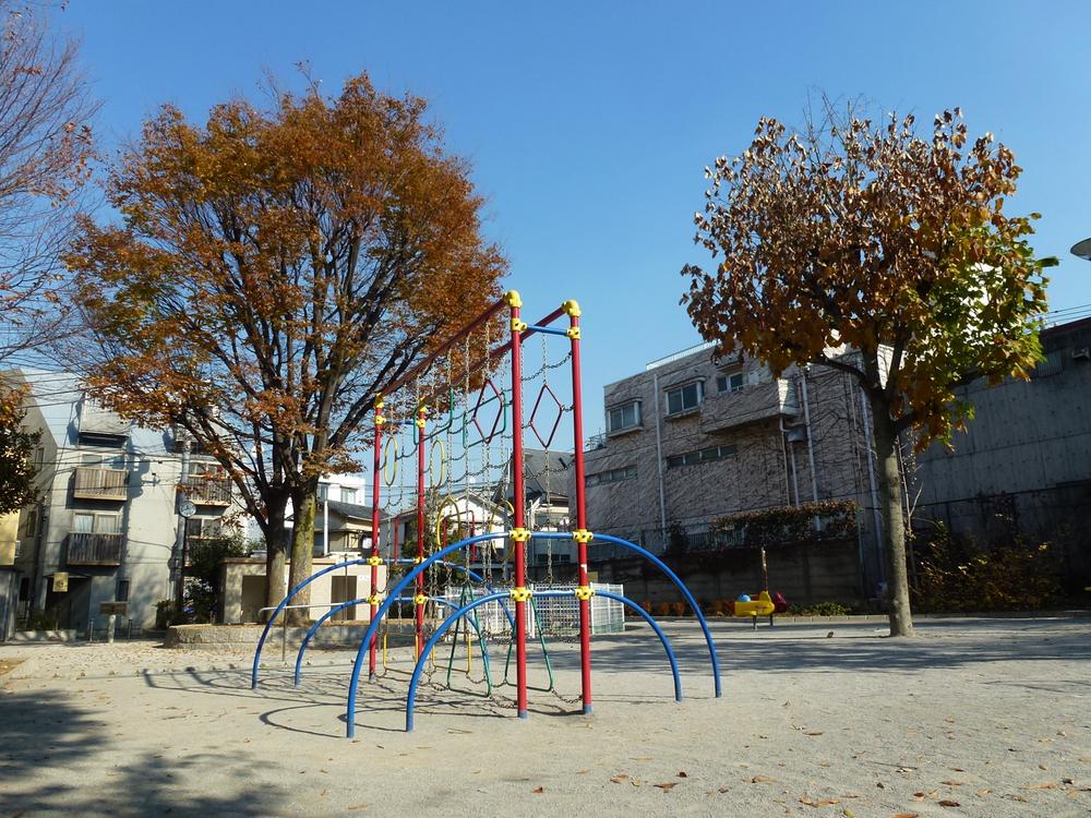 park. 80m to Yo Sasano park