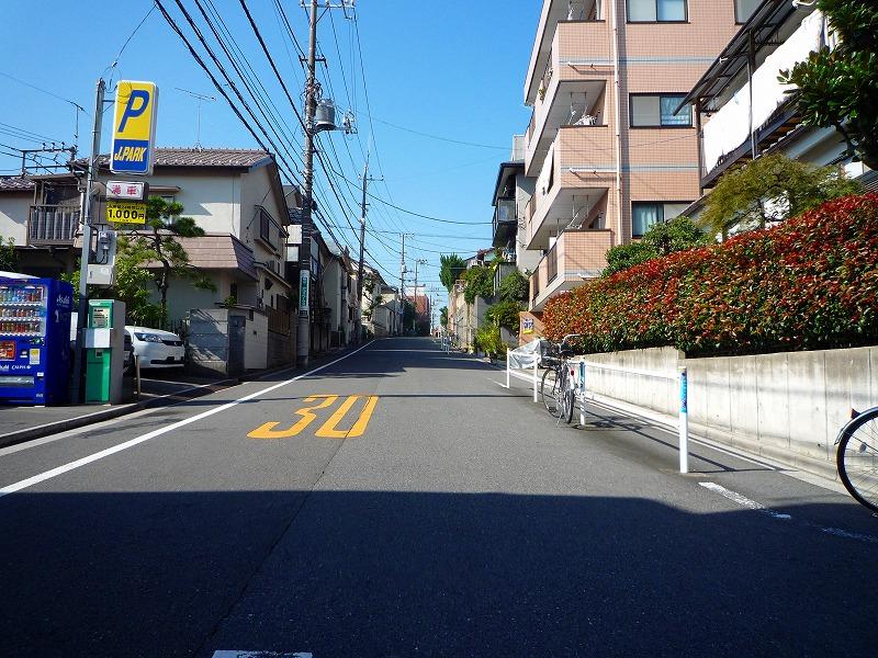 Local photos, including front road. Local (10 May 2013) Shooting