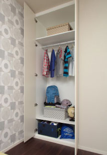 Receipt. Footwear purse ・ Compartment