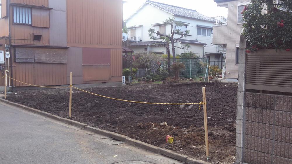 Local appearance photo. Local (12 May 2013) Shooting