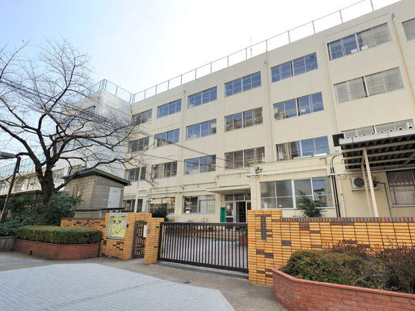 Surrounding environment. Nakano Ward Tashan elementary school (a 9-minute walk / About 680m)