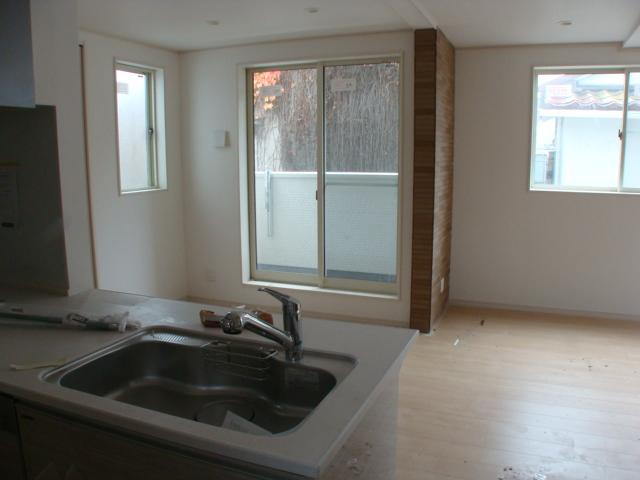 Same specifications photos (living)