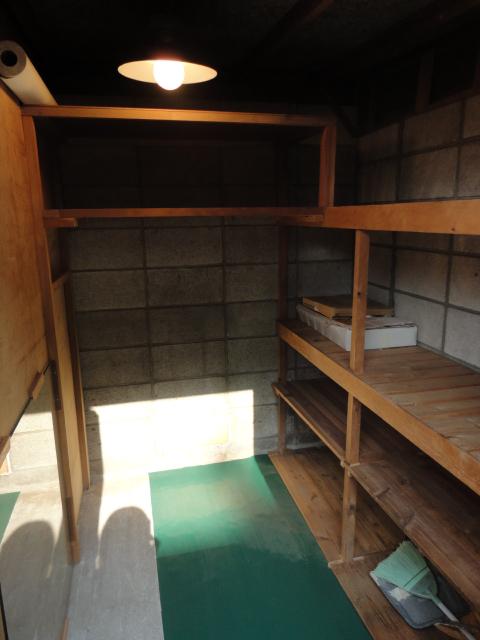 Other. Trunk room: free of charge