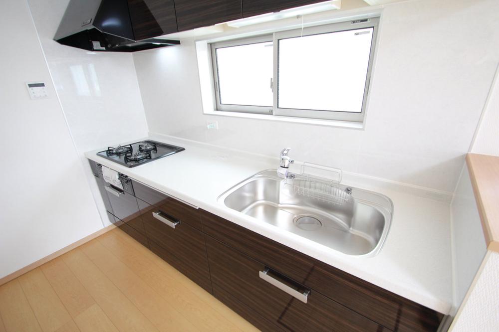 Kitchen. The kitchen space there is under-floor storage, Save sweets, Please use the emergency food storage, etc..