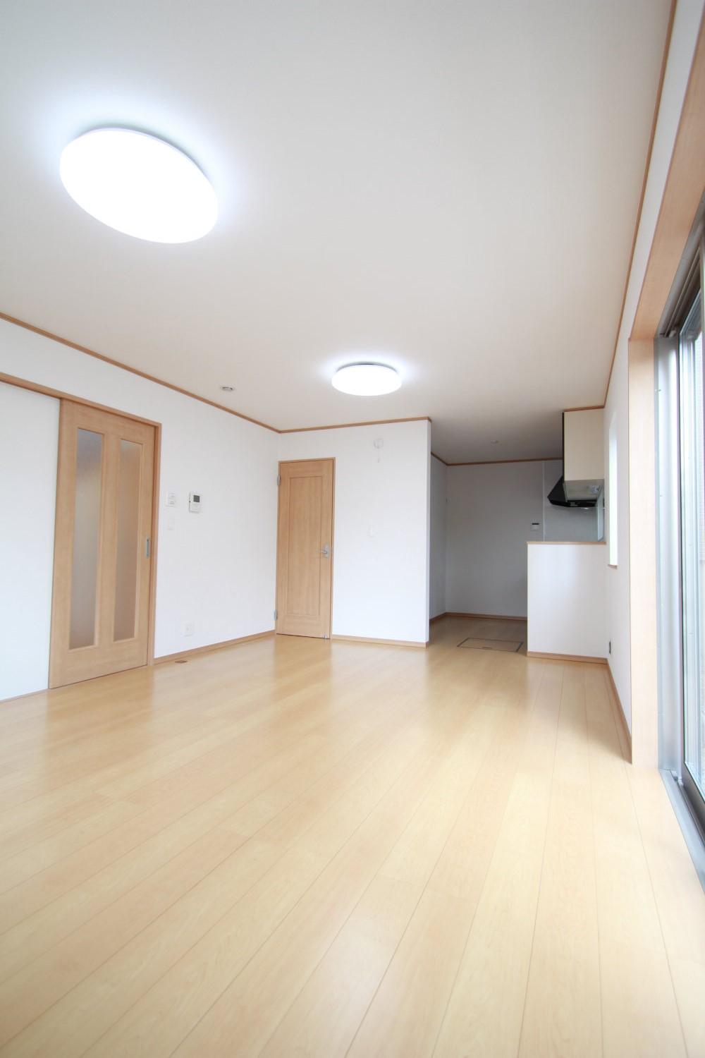 Living. Because there is LDK and the water around on the first floor, Raw activity line is good.