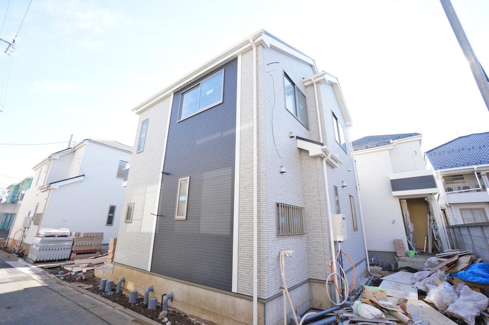 Local appearance photo. Nakano Saginomiya 5-chome, Seibu Shinjuku Line is a newly built five buildings site of "Saginomiya" station a 10-minute walk. Northwest corner lot, Kitadoro + There is also a compartment with a sense of relief that contains the adjacent land passage to the east and west