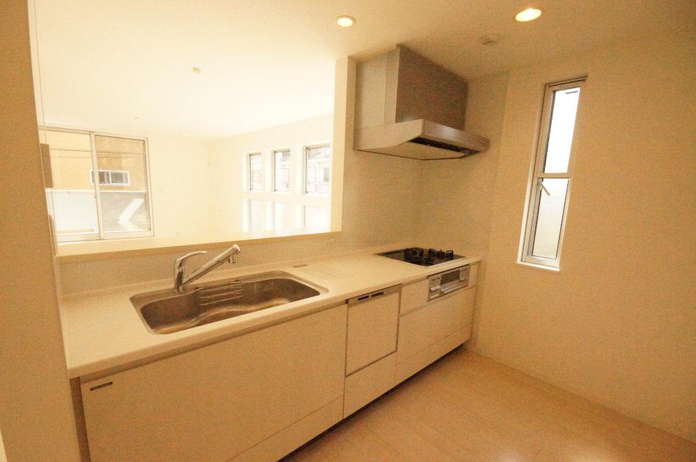 Other. Functional system Kitchen. Because the whole building face-to-face, Wife of cooking also become fun