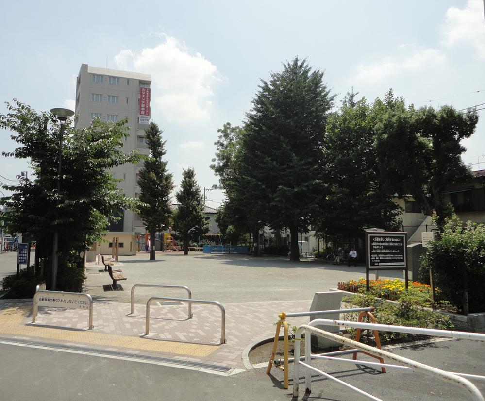 park. 600m to ward Sugiyama park