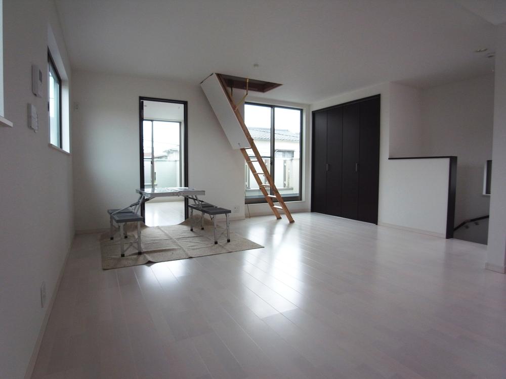 Same specifications photos (living). Living example of construction