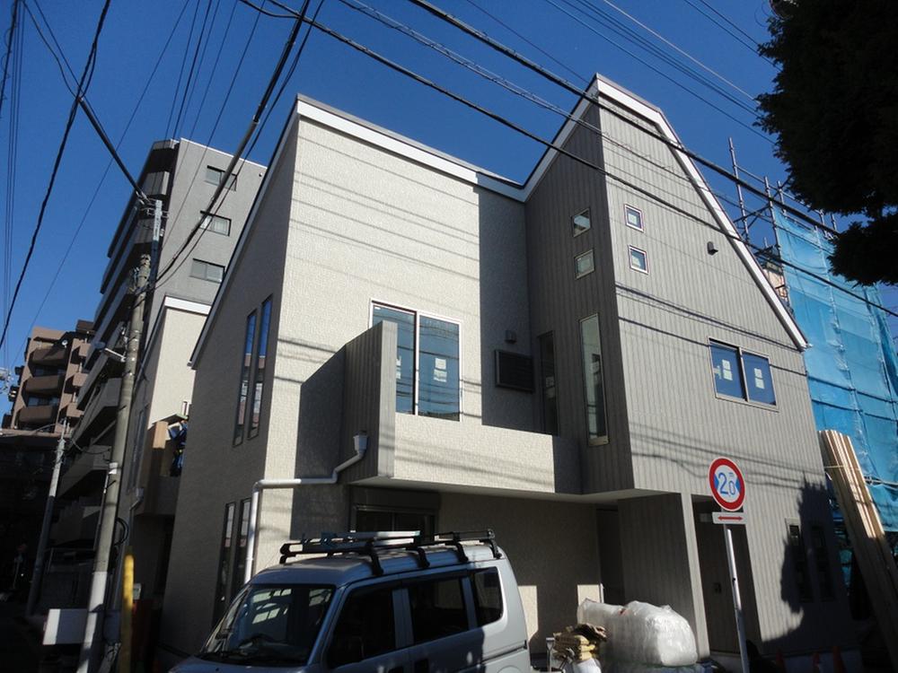 Local appearance photo