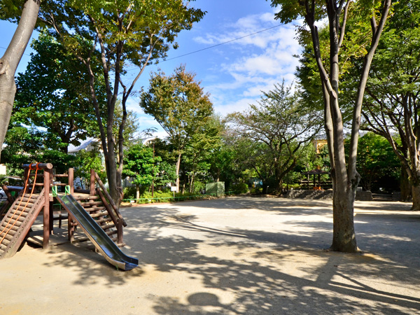 Surrounding environment. Wada Central Park (about 610m / An 8-minute walk)