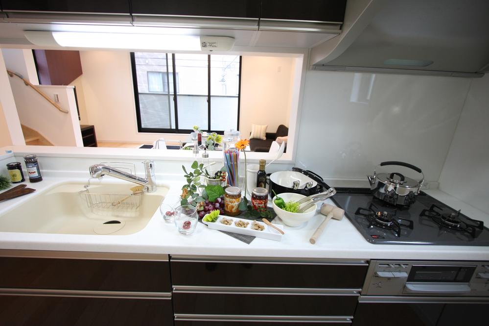 Same specifications photo (kitchen). Face-to-face kitchen where you can enjoy a conversation with your family, even while cooking