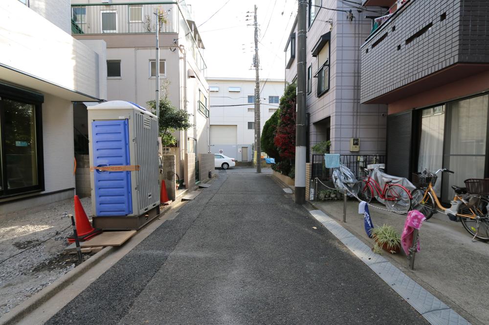 Local appearance photo. Local (12 May 2013) Shooting