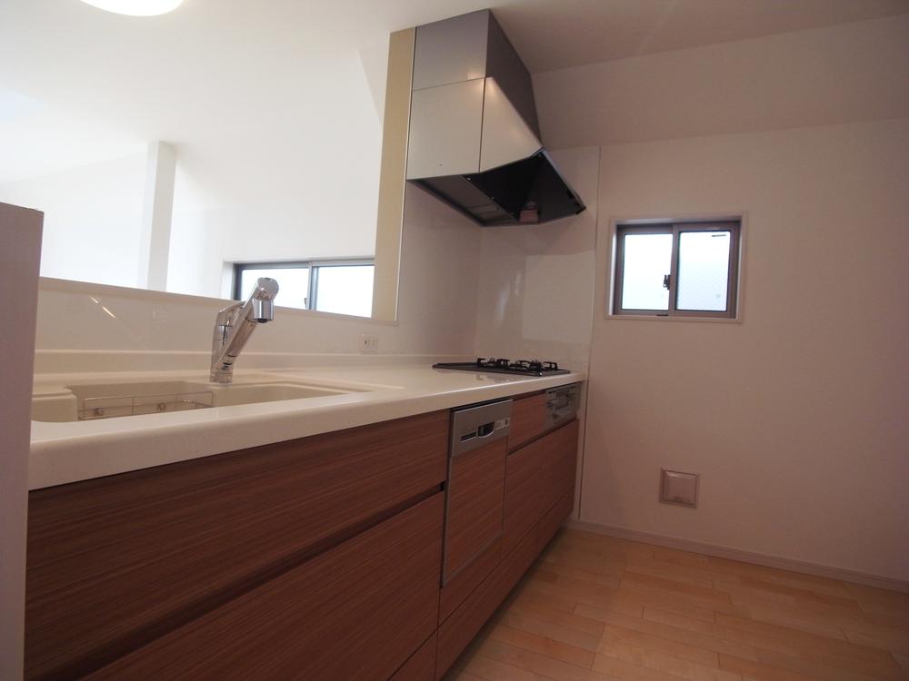 Same specifications photo (kitchen). Kitchen construction cases