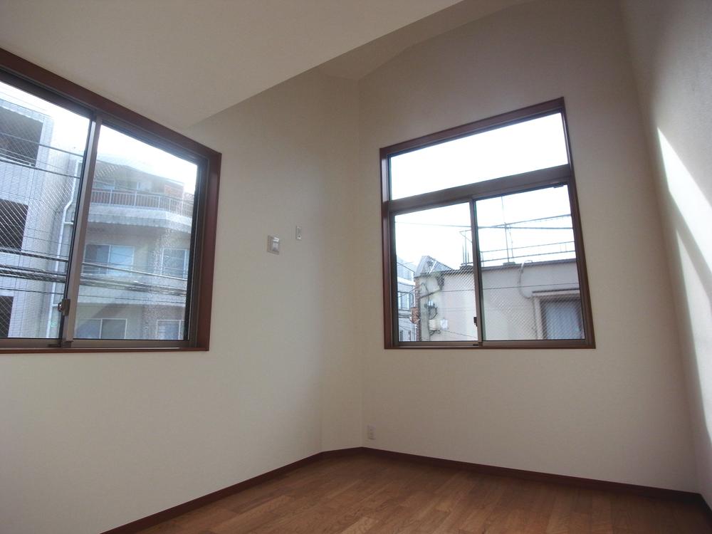 Same specifications photos (Other introspection). Western-style construction cases